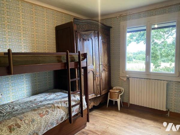 Sous-sol total / 3 chambres/jardin clos