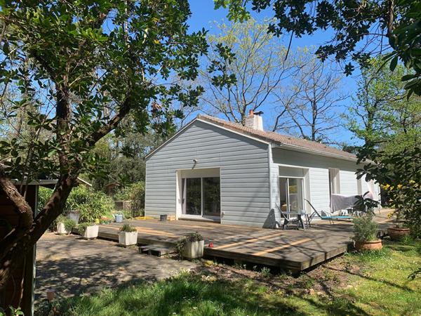 Maison Notre Dame De Riez 2 chambres et dépendances sur 3 100 m2 de terrain boisé
