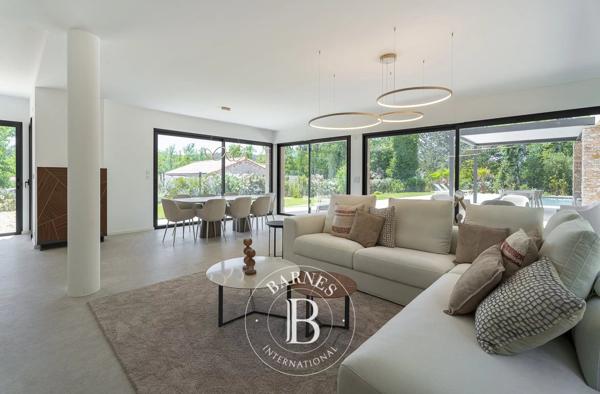 Tourrettes, Villa 4 Chambres -  225 m² à vendre