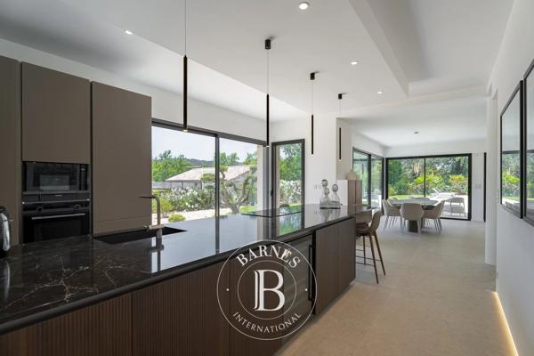 Tourrettes, Villa 4 Chambres -  225 m² à vendre