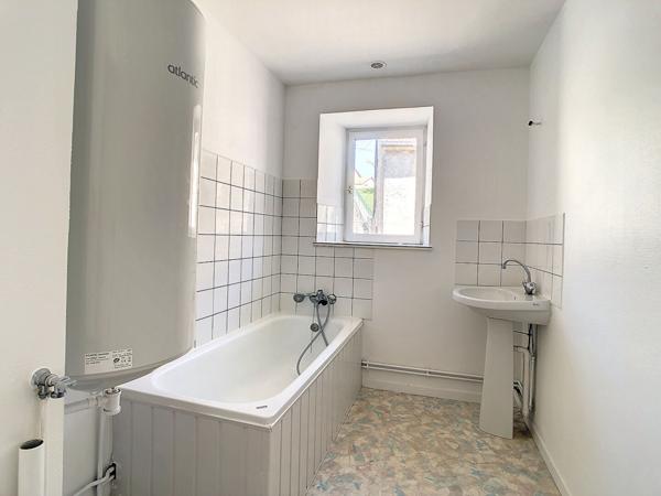 Location appartement Neufchâteau - 2 pièce(s) - 40 m² - 360 € / mois