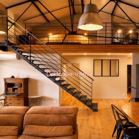 Loft / Atelier à louer 4 pièces de 120 m²
