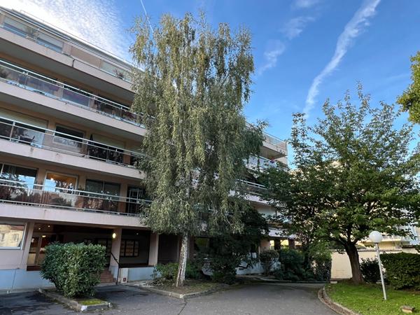 A Vendre Appartement Meaux 3 pièce(s) 83.19 m2, balcon et 2 places de parking  sous sol et 1 cave..