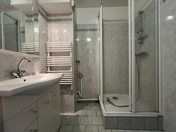 A Vendre Appartement Meaux 3 pièce(s) 83.19 m2, balcon et 2 places de parking  sous sol et 1 cave..