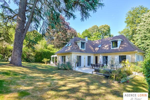 Louveciennes Maison 8 pièces 281 m² avec jardin €1 575 000 ** - Référence 27893