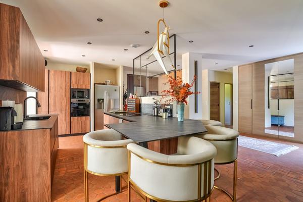 Louveciennes Maison 8 pièces 281 m² avec jardin €1 575 000 ** - Référence 27893