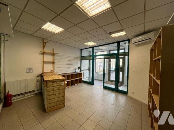 Immeuble à vendre à MUSSY SUR SEINE (10250), AUBE. Immeuble mixte à usage commercial et/ou habi...