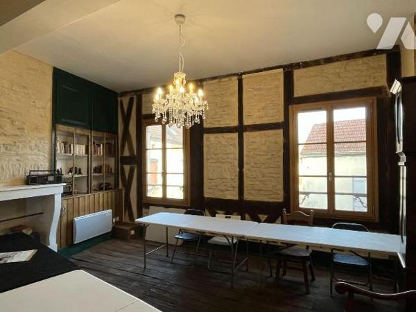 Immeuble à vendre à MUSSY SUR SEINE (10250), AUBE. Immeuble mixte à usage commercial et/ou habi...
