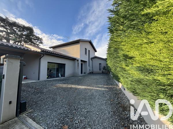 Maison à vendre 5 pièces 134 m² Charentay