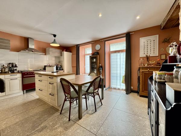 Saint-Julien-des-Landes (85150) L'Élégance de la Vie de Village à Deux Pas de la Mer !