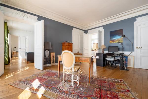 Paris 9ème, Appartement 3 Chambres -  168 m² à vendre