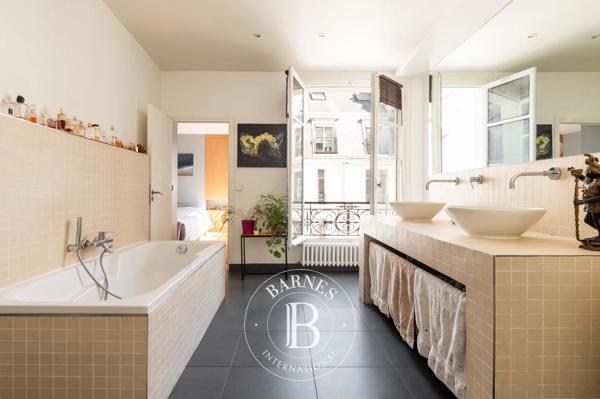 Paris 9ème, Appartement 3 Chambres -  168 m² à vendre