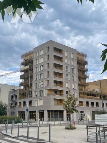 Quartier Luciline. Docks 76. F3 avec balcon + parking