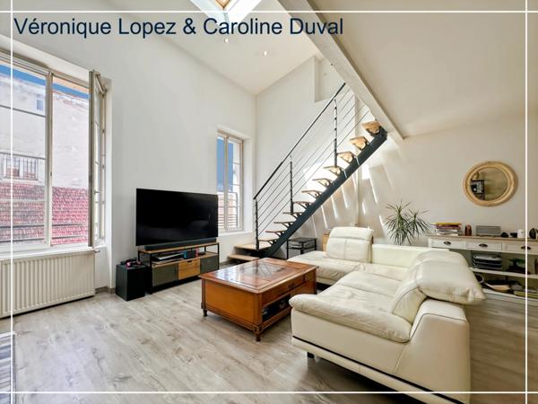 Bordeaux (33), quartier Saint-Michel, superbe appartement T3 en duplex dans un bel immeuble en pierre