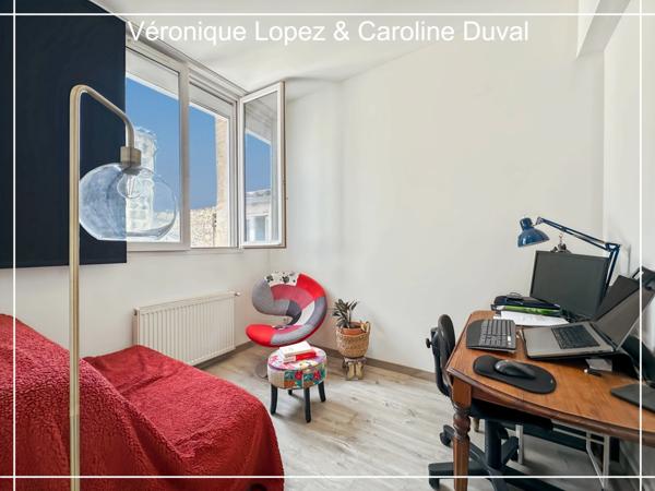 Bordeaux (33), quartier Saint-Michel, superbe appartement T3 en duplex dans un bel immeuble en pierre
