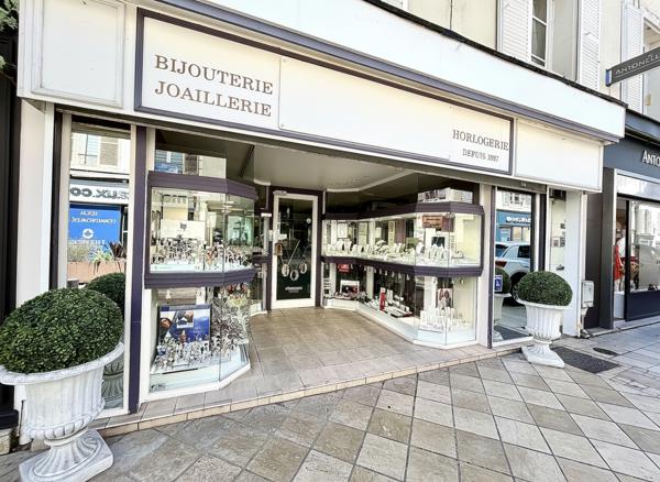 Vente Fonds de Commerce, Bijouterie avec Reprise du Bail