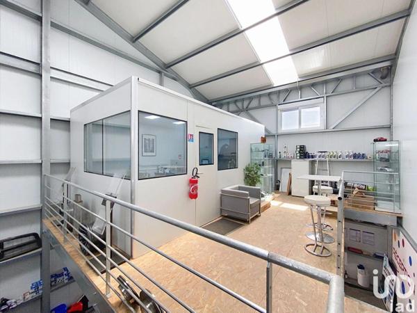 Location atelier 204 m² Brie-Comte-Robert