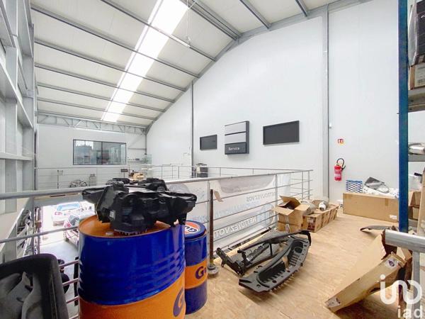 Location atelier 204 m² Brie-Comte-Robert