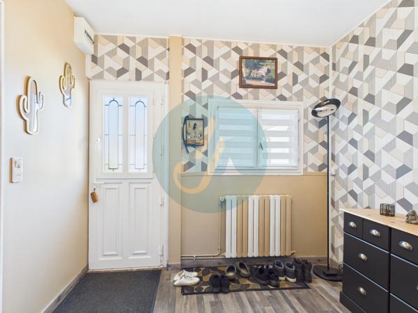 Garchy (58150) Maison sans travaux, 3 chambres, double garage sur jardin clos à Garchy