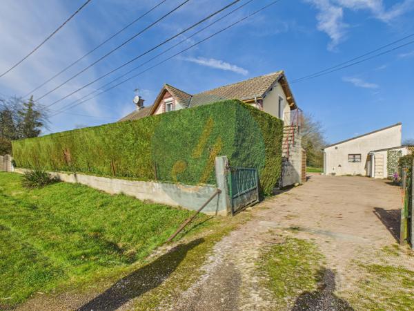 Garchy (58150) Maison sans travaux, 3 chambres, double garage sur jardin clos à Garchy