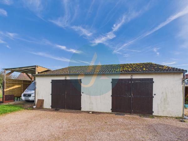 Garchy (58150) Maison sans travaux, 3 chambres, double garage sur jardin clos à Garchy