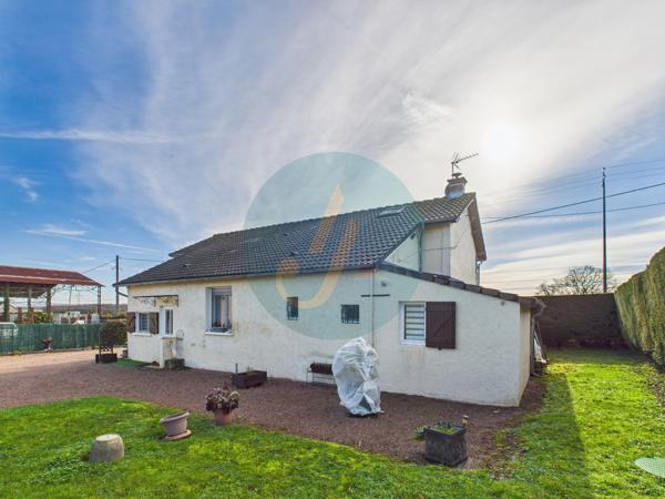 Garchy (58150) Maison sans travaux, 3 chambres, double garage sur jardin clos à Garchy