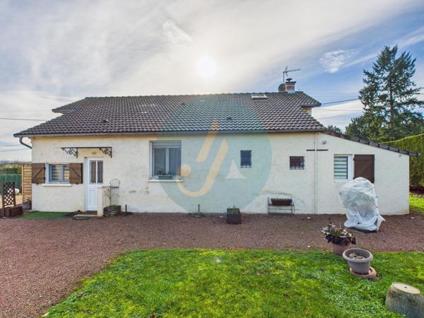 Garchy (58150) Maison sans travaux, 3 chambres, double garage sur jardin clos à Garchy