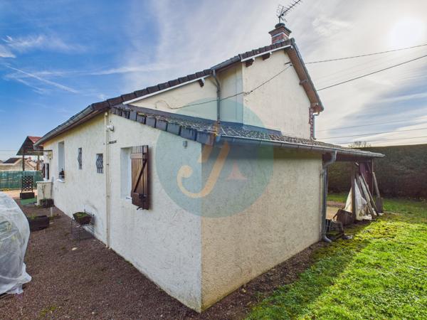 Garchy (58150) Maison sans travaux, 3 chambres, double garage sur jardin clos à Garchy