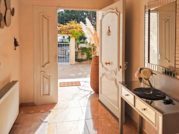 Sorgues (84700) Maison Sorgues 5 pièce(s) 267 m2