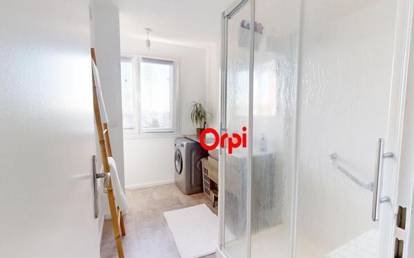 Appartement à vendre    4 pièces • 69 m2 Vaulx-en-Velin