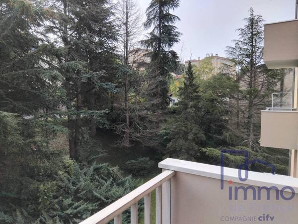 Superbe appartement F2 avec balcon et garage