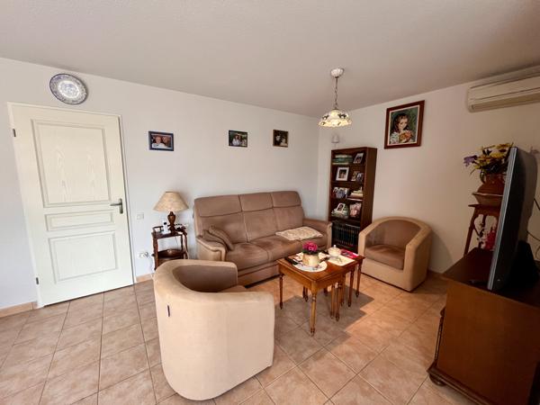 VILLEGLY- résidence les Séniorales: Villa T3 terrasse, place parking et garage