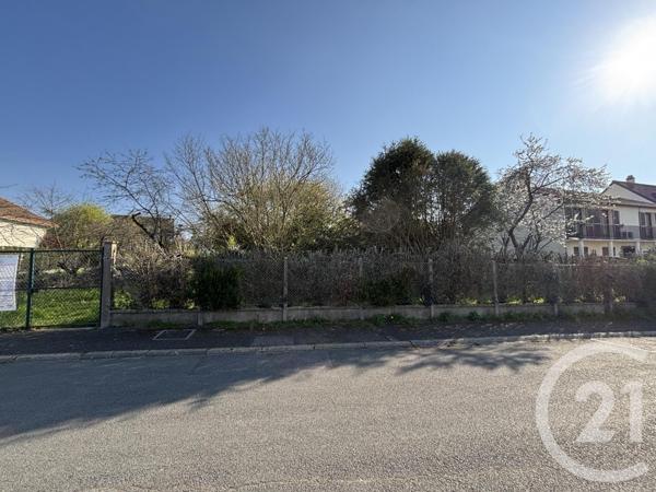 Terrain à vendre  806 m2 MENNECY - 91