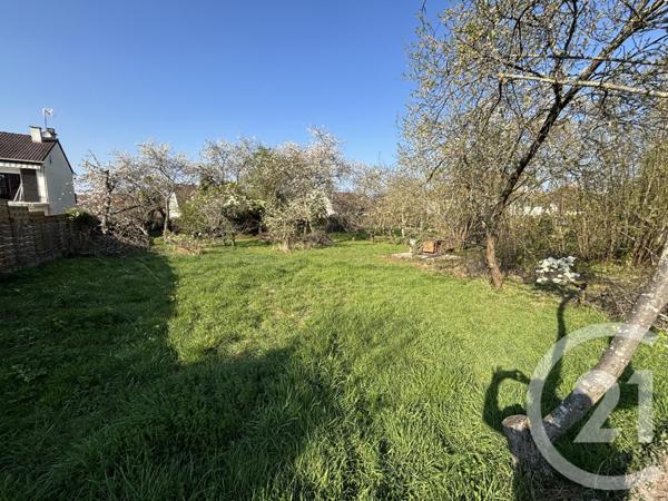 Terrain à vendre  806 m2 MENNECY - 91
