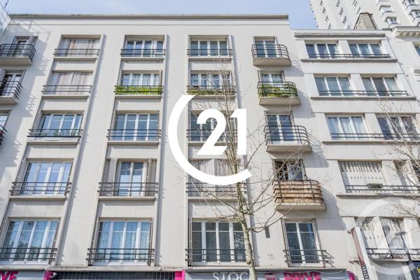 Appartement F2 à vendre  2 pièces - 67,50 m2 PARIS - 75018