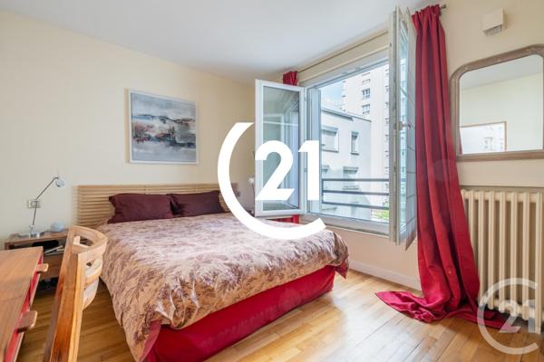 Appartement F2 à vendre  2 pièces - 67,50 m2 PARIS - 75018