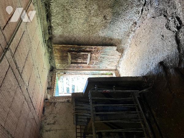 Sur les hauteurs de CAMPAN, une grange et hangar de 100 m² sur terrain de 553 m² avec vues montagnes