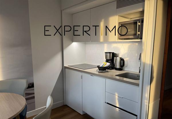 Paris (75015) PARIS CENTRE > Vue sur la TOUR EIFFEL, LMNP géré classé 4****