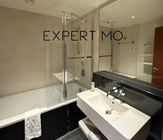 Paris (75015) PARIS CENTRE > Vue sur la TOUR EIFFEL, LMNP géré classé 4****