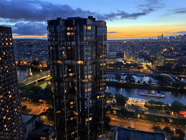 Paris (75015) PARIS CENTRE > Vue sur la TOUR EIFFEL, LMNP géré classé 4****