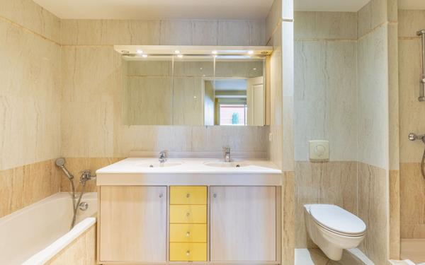 Appartement à vendre    3 pièces • 107,65 m2 Sanary-sur-Mer