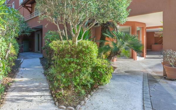 Appartement à vendre    3 pièces • 107,65 m2 Sanary-sur-Mer