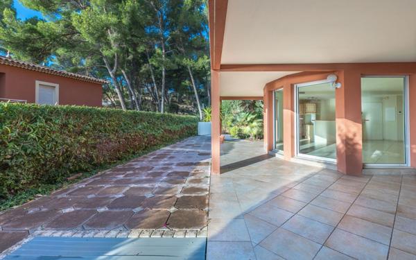 Appartement à vendre    3 pièces • 107,65 m2 Sanary-sur-Mer