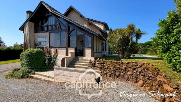 HABAS (40), Spacieuse maison familiale, sur terrain clos sans vis à vis de 2 600 m² avec piscine et double garage.