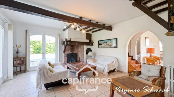 HABAS (40), Spacieuse maison familiale, sur terrain clos sans vis à vis de 2 600 m² avec piscine et double garage.