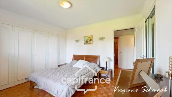 HABAS (40), Spacieuse maison familiale, sur terrain clos sans vis à vis de 2 600 m² avec piscine et double garage.