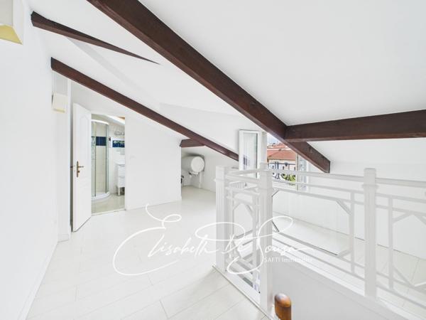 Duplex dans une copropriété intimiste à proximité du métro