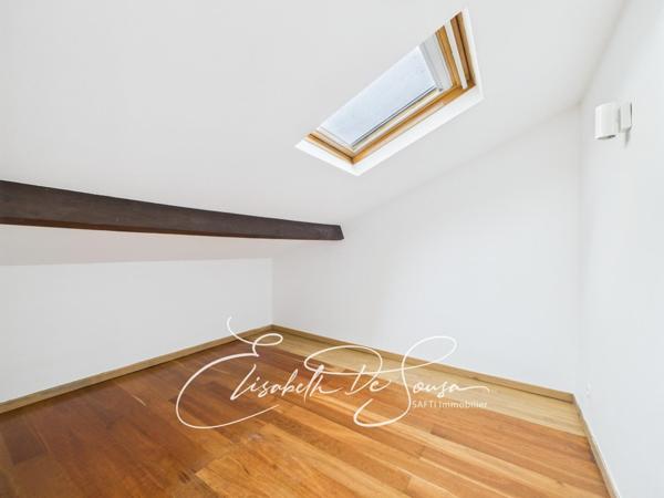 Duplex dans une copropriété intimiste à proximité du métro