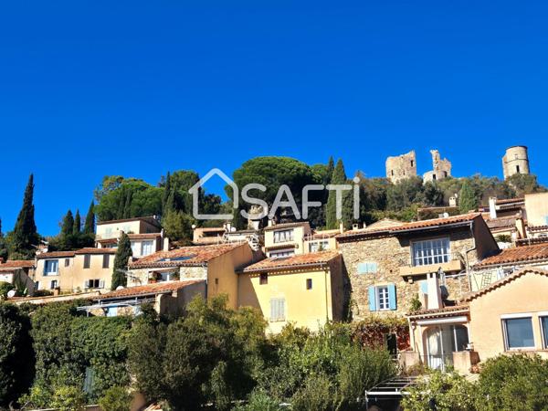 A RENOVER  avec vue exceptionnelle sur le château, maison de ville T5 - 3 chambres de 146m2  sur terrain de 170m2 environ avec terrasse, jardinet et atelier/ studio à aménager - tout à pied, GRIMAUD-VILLAGE