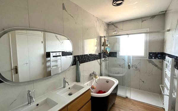 Maison à vendre    5 pièces •  Ychoux